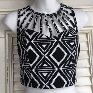 Agaci Agaci Crop Top Cut Out Geometric Back Zipper